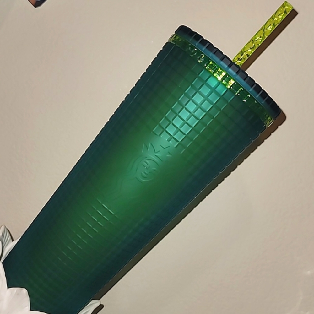 ~PRICE FIRM~ Starbucks Mt. Dew soft touch grid cup